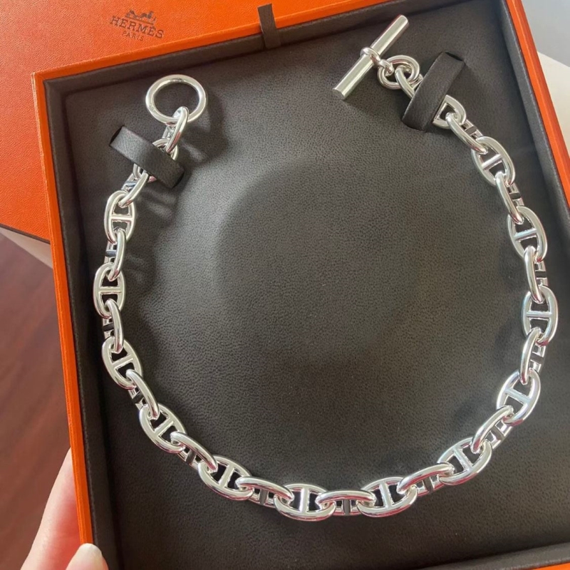 H**me5 necklaces